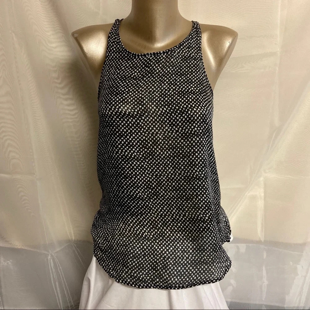 Club Monaco women’s silk patterned tank top in size x-small